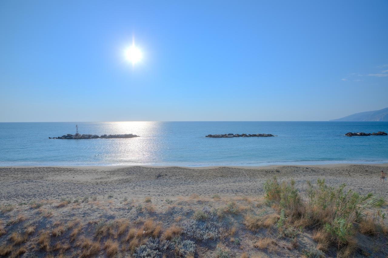 Hydroussa Skyros Hotel Екстериор снимка